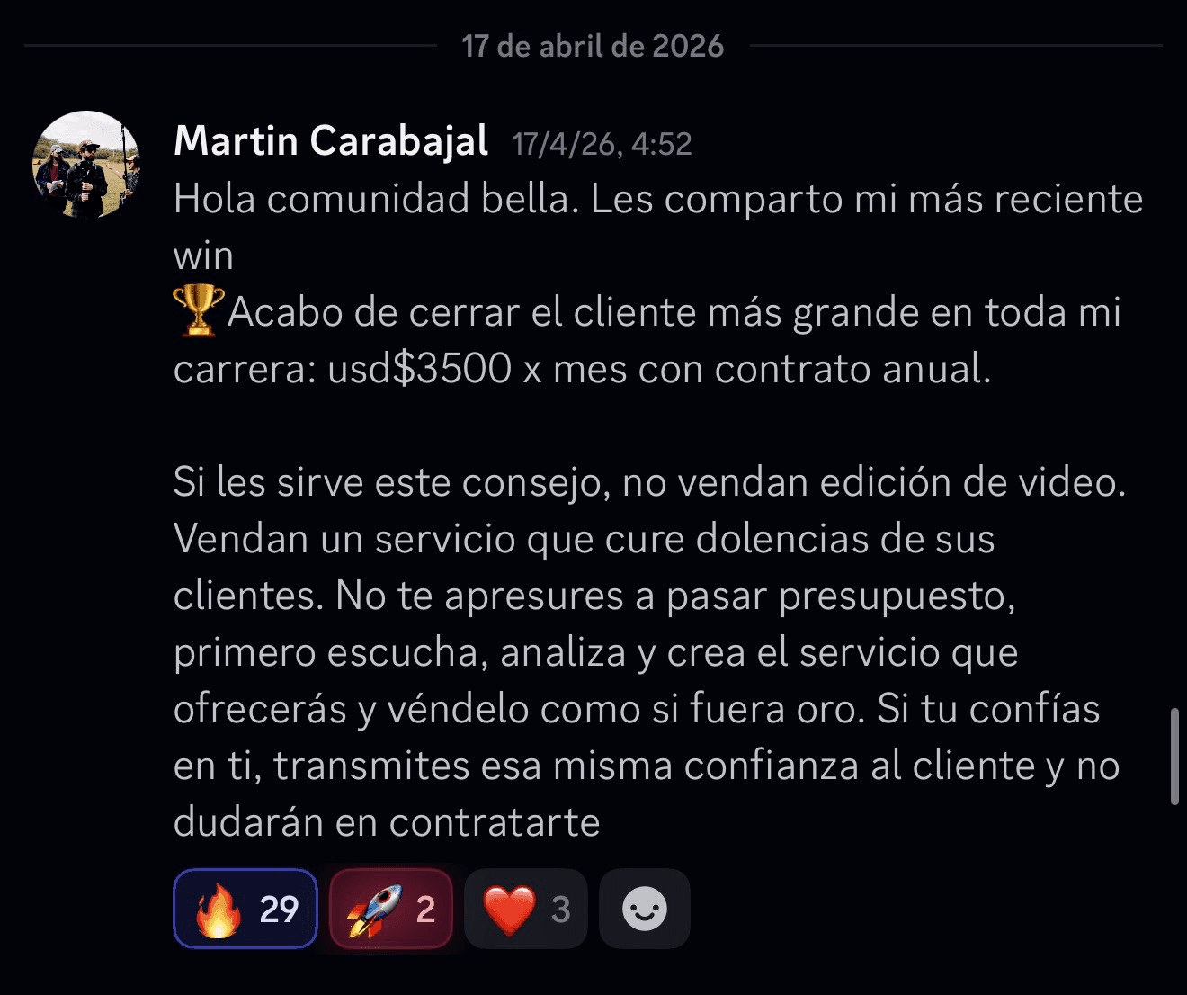Testimonio de Martin Carabajal en la comunidad de UDE: cerró un cliente de $3,500 USD al mes con contrato anual
